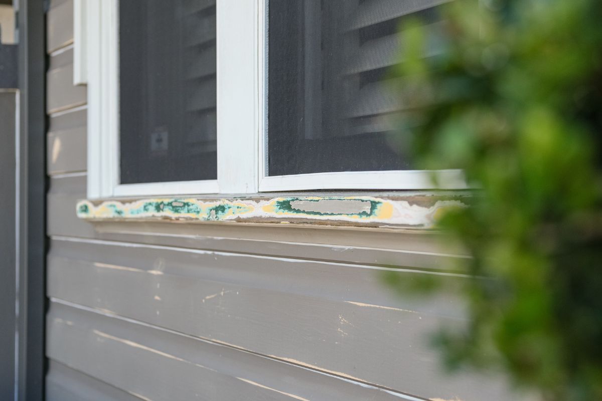 How to Prepare a Weatherboard House for Painting