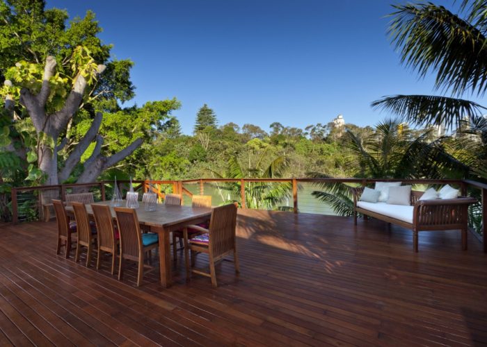 cost to restore a deck (1) cost to restore a deck